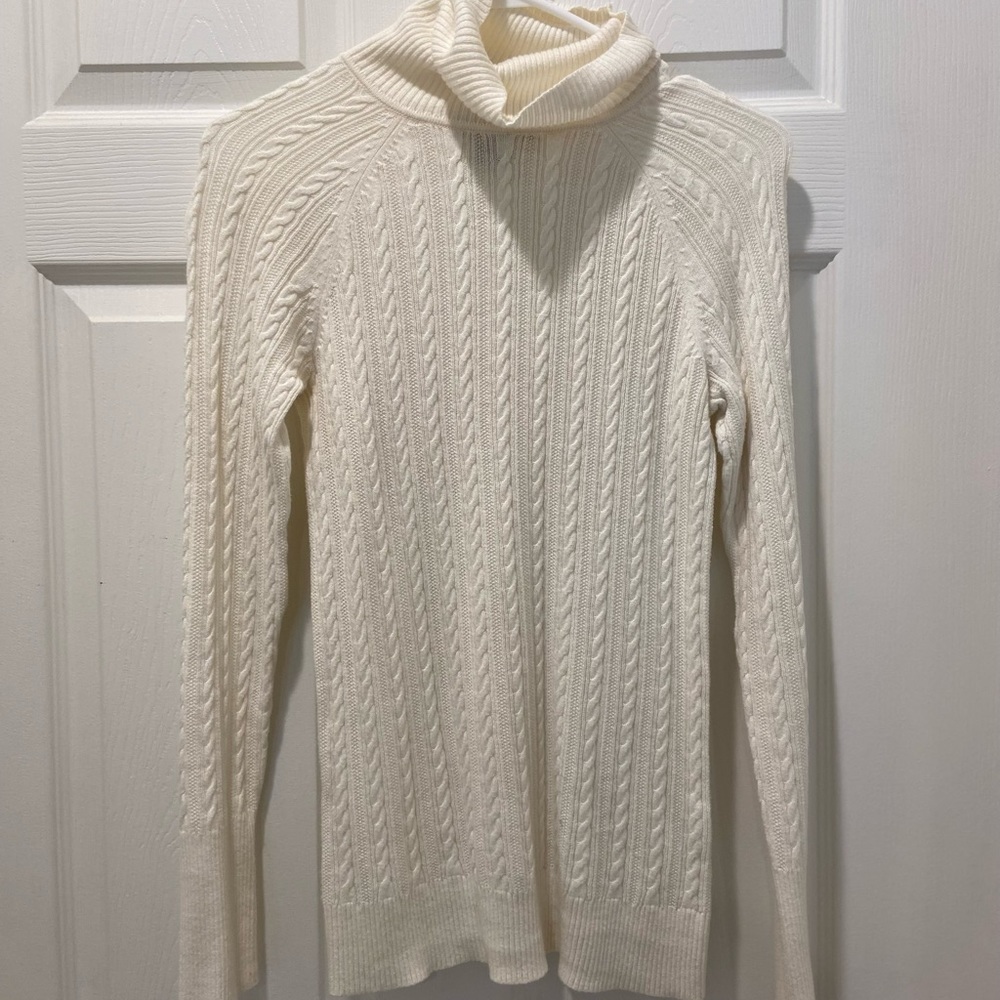Eddie Bauer Cable knit Sweater